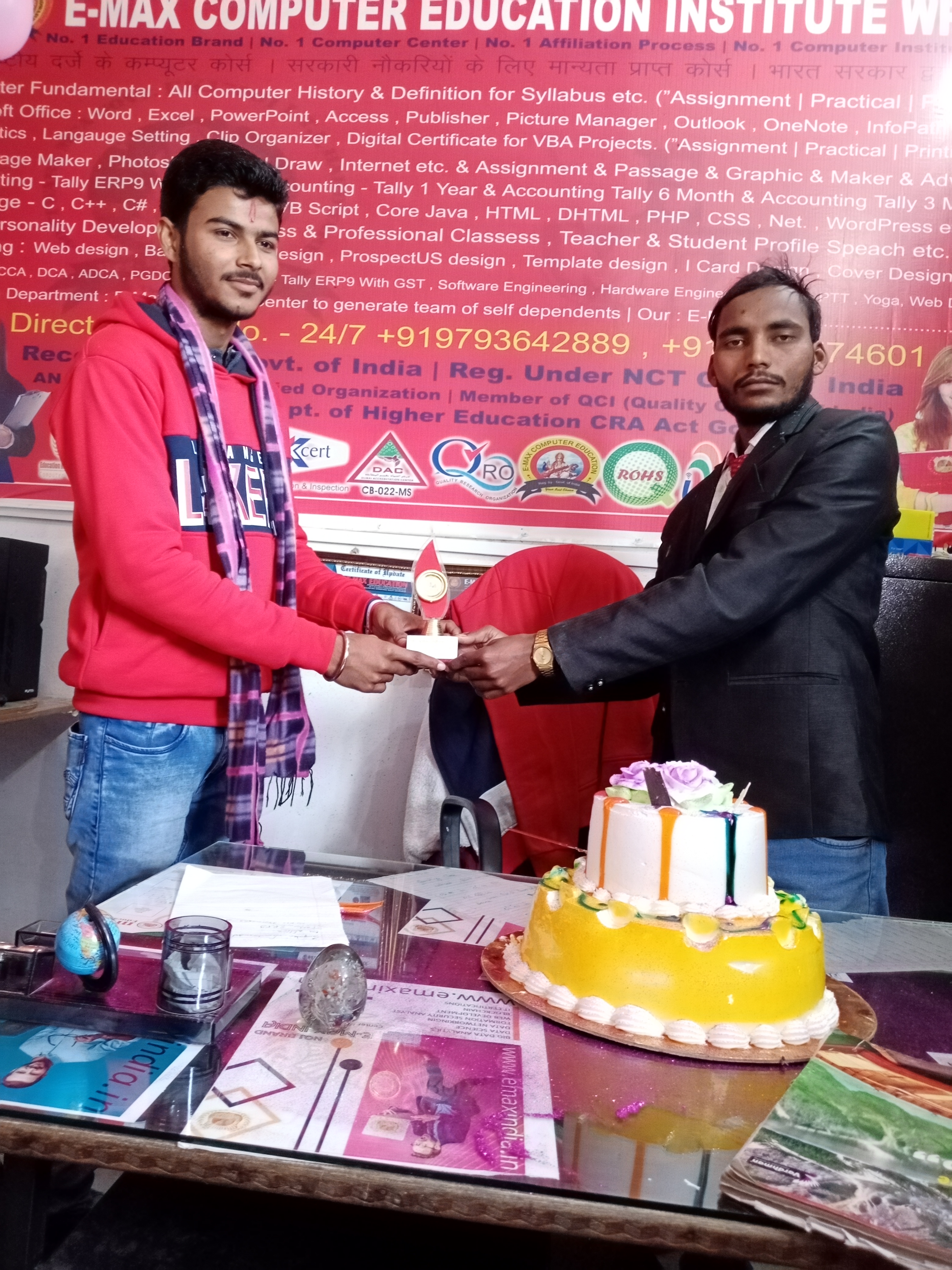 Trophy-&-Award