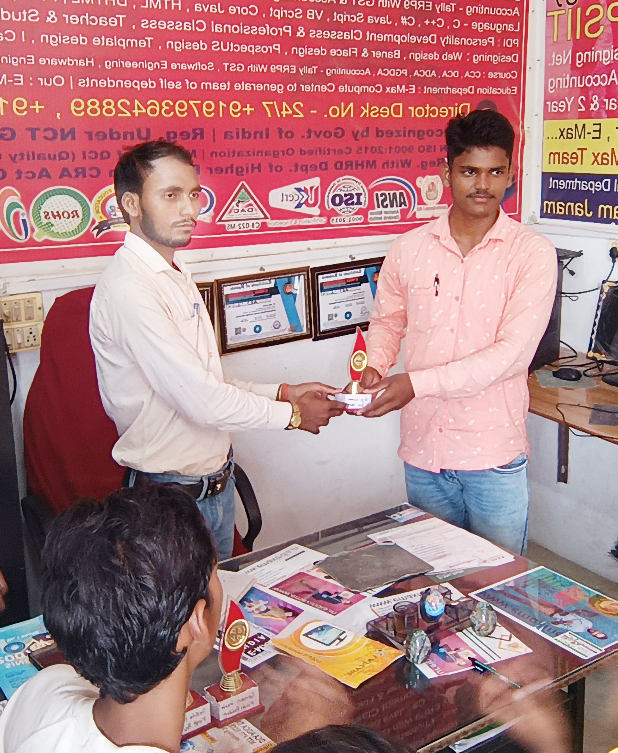 Trophy-&-Award