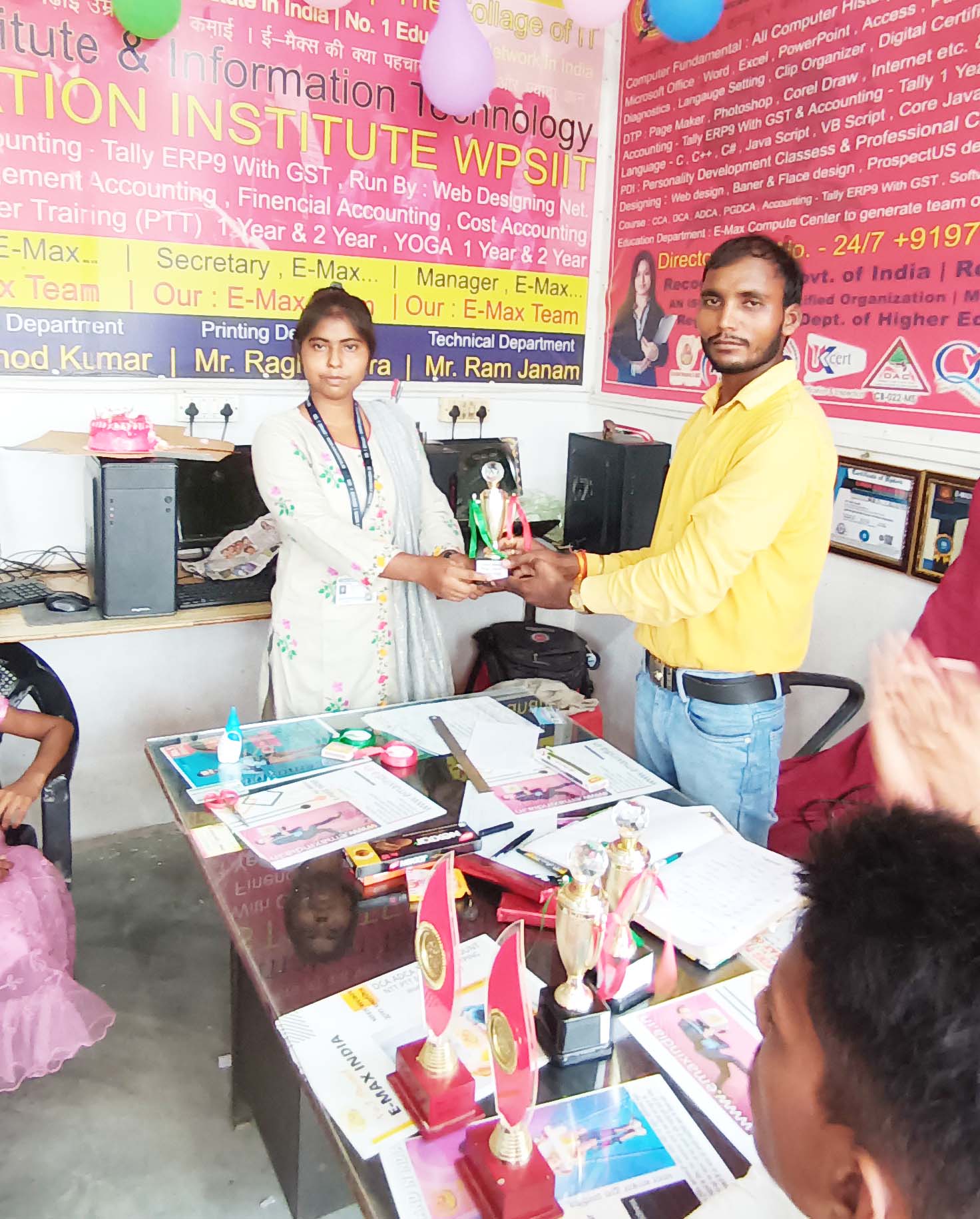 Trophy-&-Award