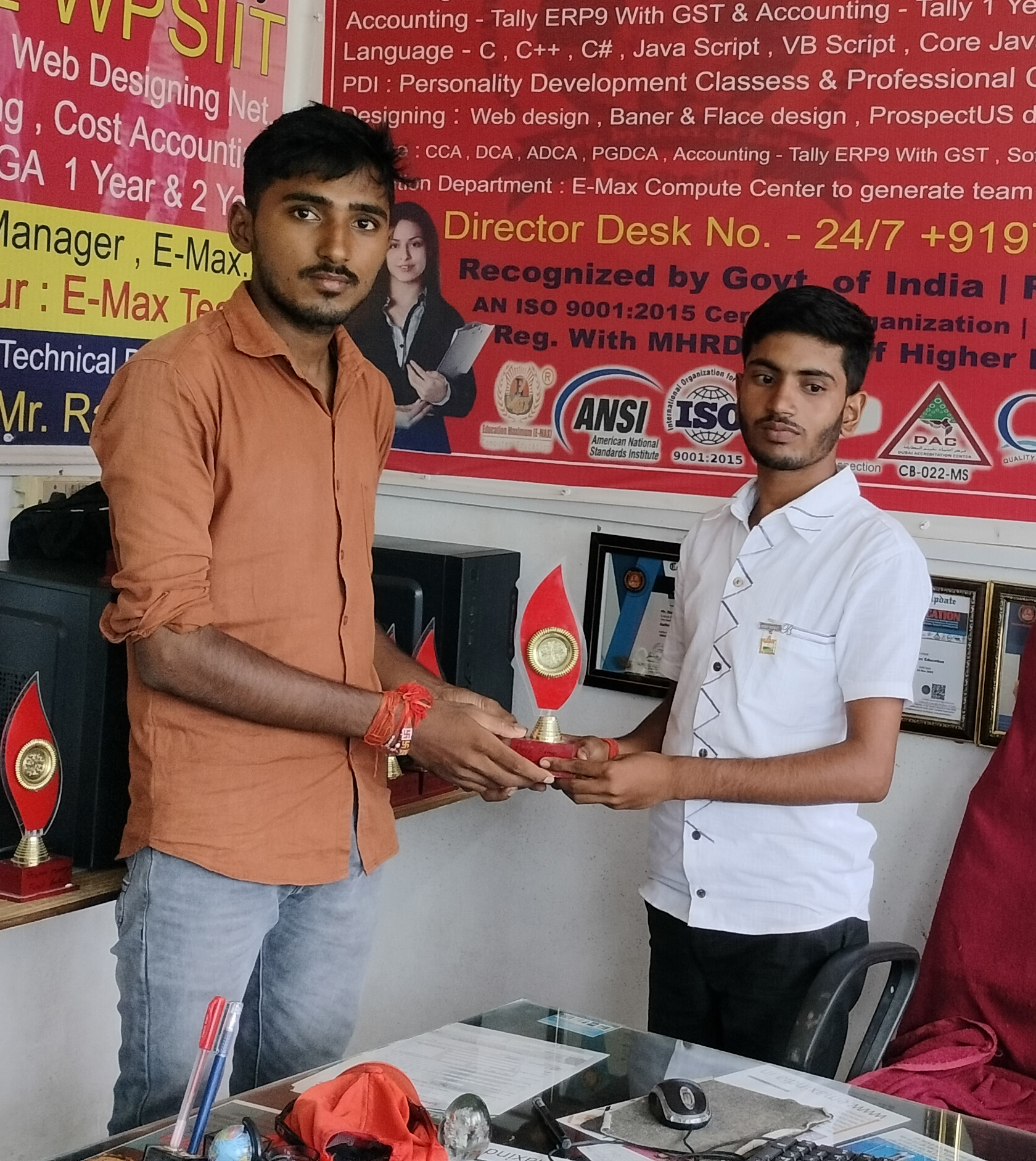 Trophy-&-Award