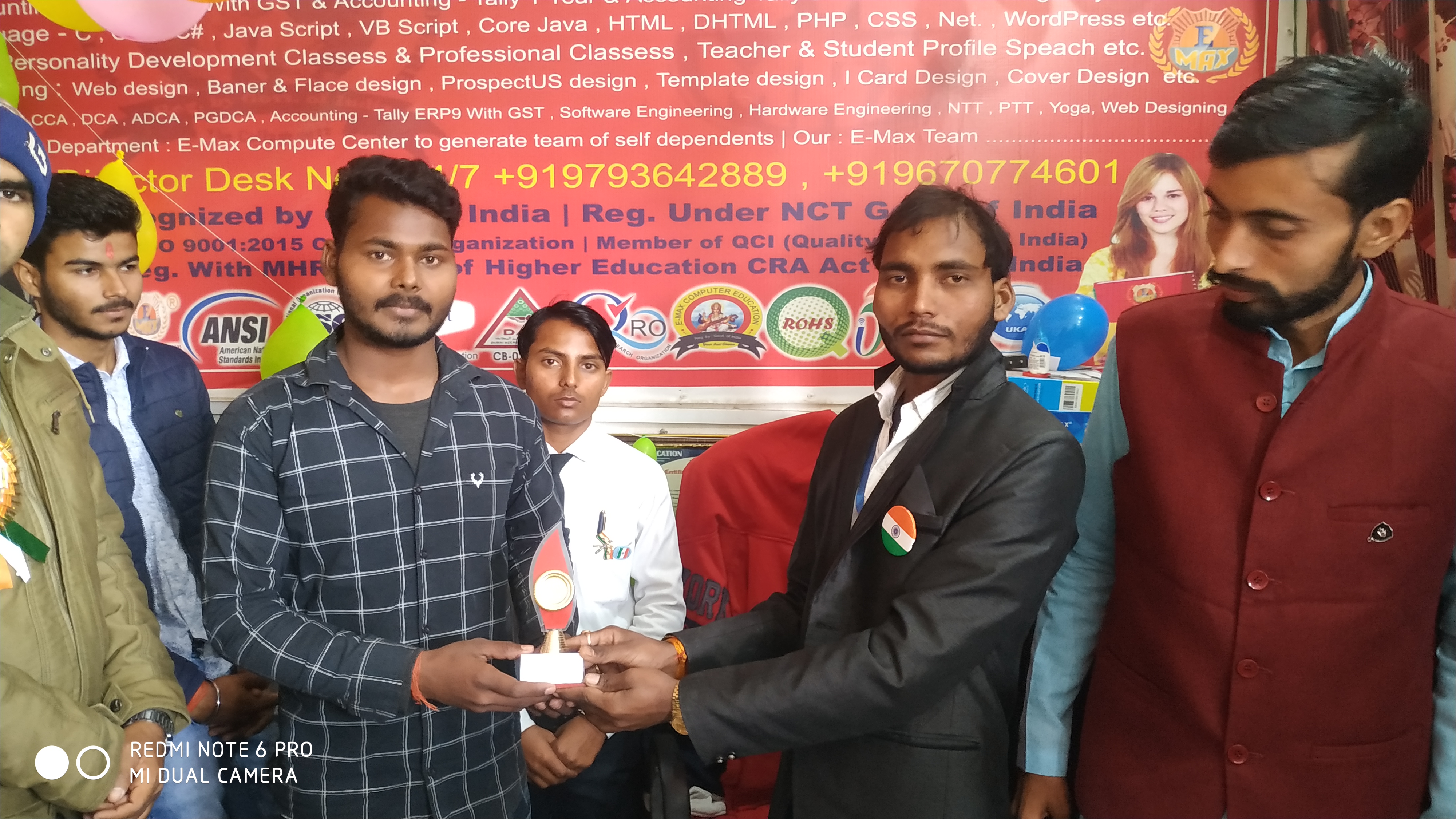 Trophy-&-Award
