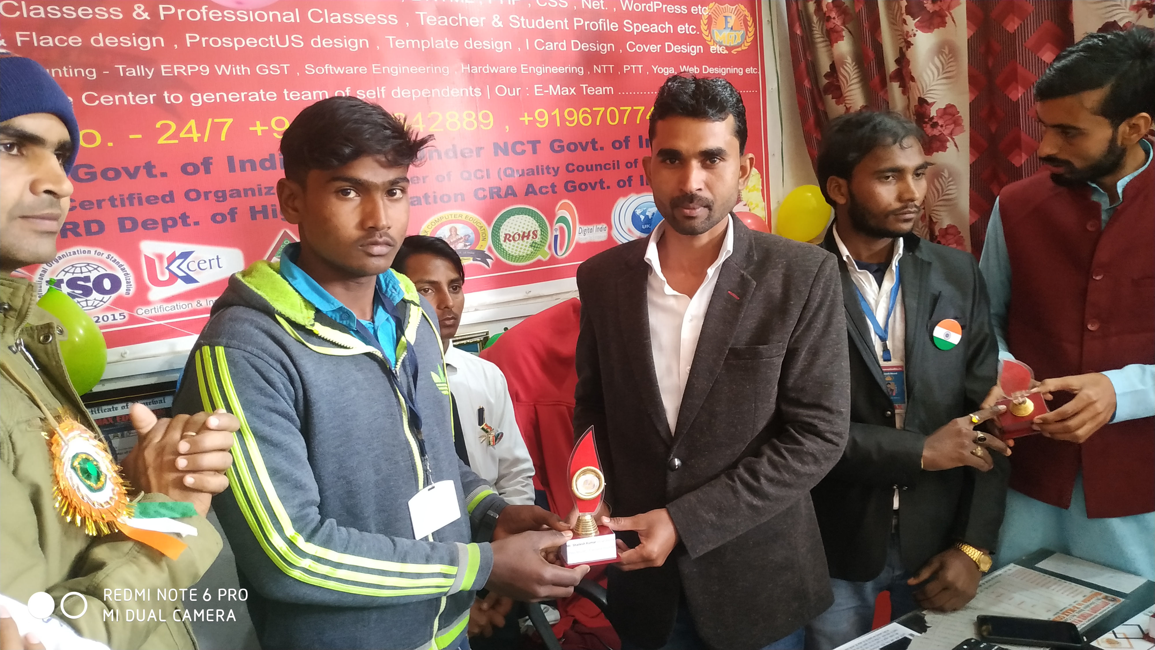 Trophy-&-Award